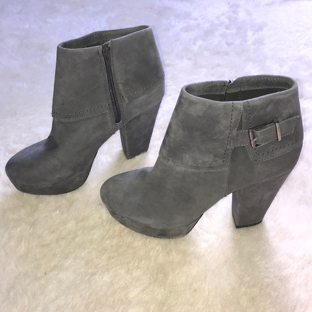 Vince Camuto Suede Platform Blockheel Booties 4” heels 1” platafurm